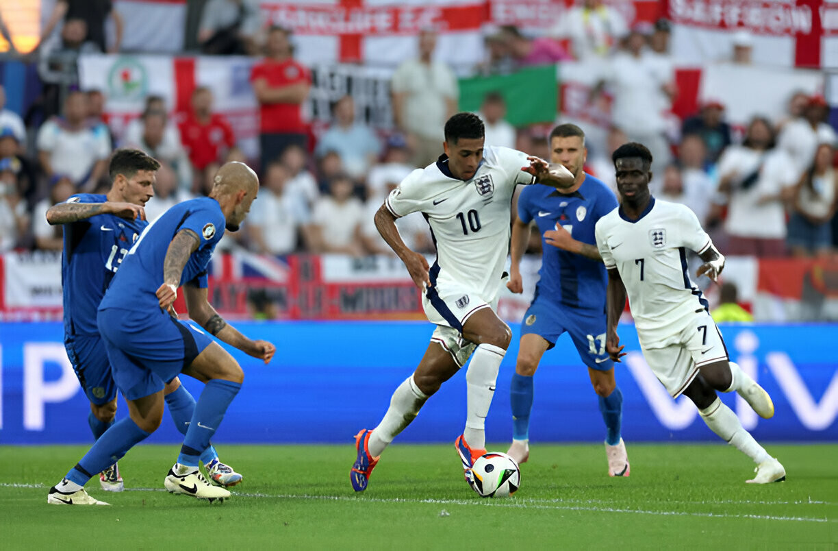  Slovenia ăn mừng khi cầm hoà Anh ảnh 20