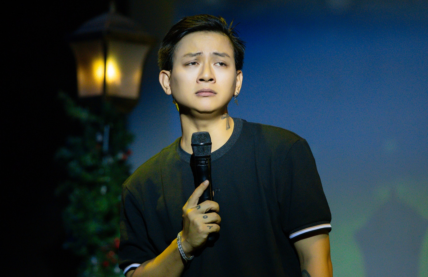 Hoài Lâm âm thầm ra nhạc và không được đón nhận.