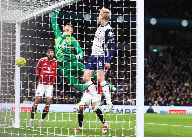 Tình huống dẫn đến bàn của Son. Tình huống dẫn đến bàn của Son.