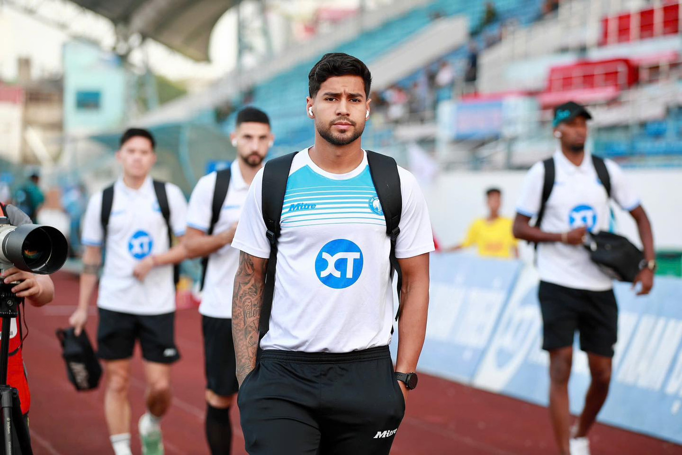 Tp Hồ Chí Minh chia điểm Nam Định trong trận cầu 2 thẻ đỏ ảnh 4 Tp Hồ Chí Minh chia điểm Nam Định trong trận cầu 2 thẻ đỏ ảnh 4