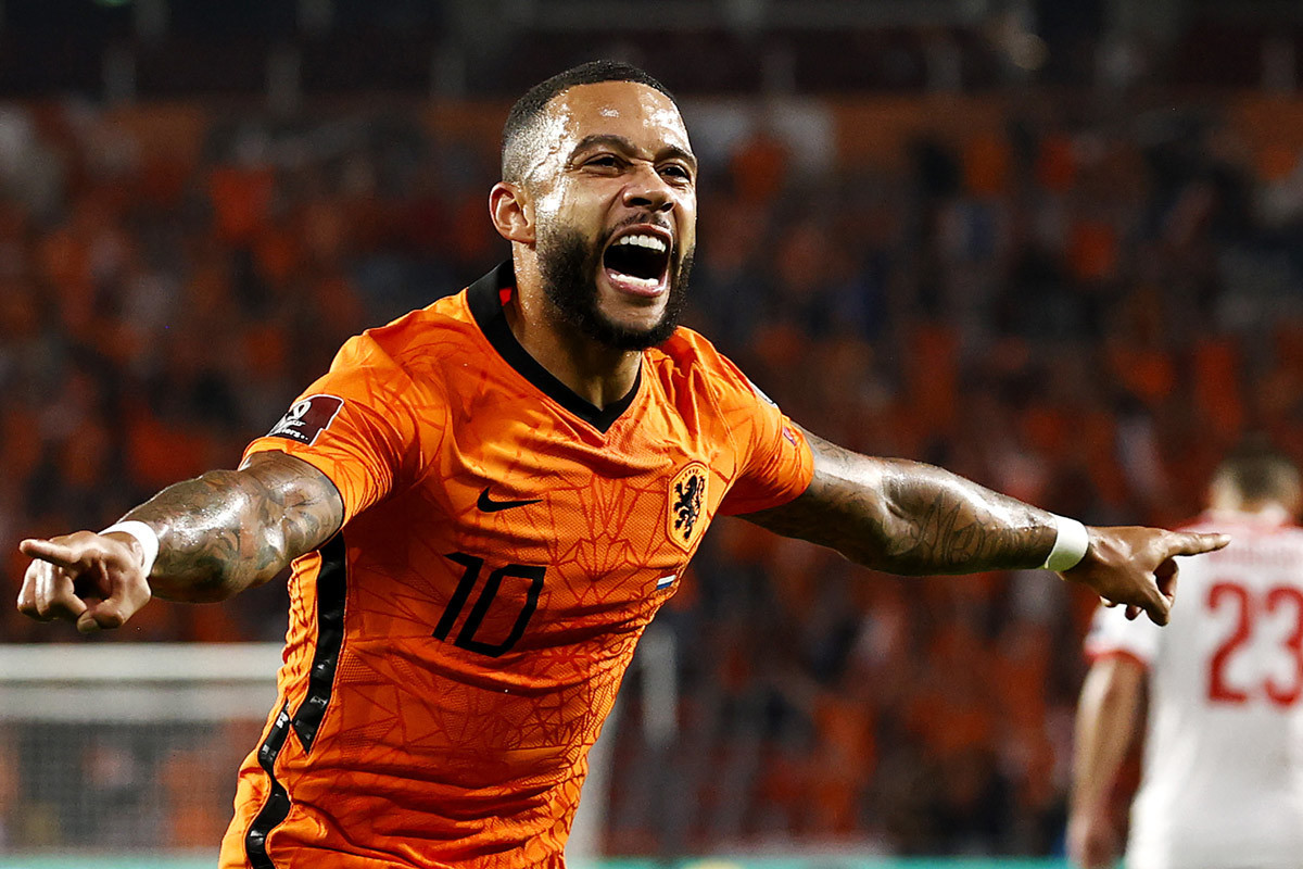 Memphis Depay vẫn đá chính cho tuyển Hà Lan tại EURO 2024. Phong độ và thể chất hiện tại của Depay cho phép tiền đạo này chơi tốt ở CLB tầm trung trở xuống tại châu Âu. Theo AS, Sevilla muốn chiêu mộ Depay. Cựu sao Barca còn được một số CLB ở Hà Lan ngỏ lời.