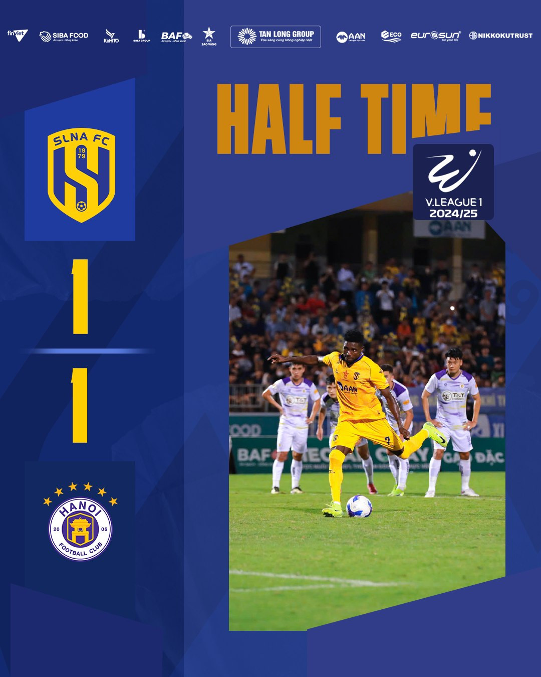 Hà Nội ngược dòng trước SLNA nhờ bàn thắng phút 100 ảnh 14 Hà Nội ngược dòng trước SLNA nhờ bàn thắng phút 100 ảnh 14