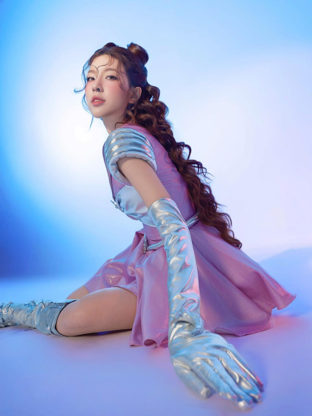 Tiếp theo là Lamoon, hiện tượng mới của nhạc Việt sau ca khúc Mặt trời trong bóng tối.