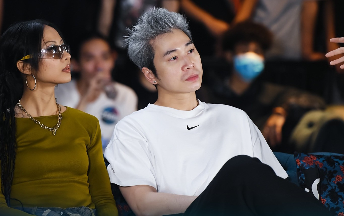 Sáng 6/4, ban tổ chức Rap Việt mùa 3 xác nhận Karik là giám khảo giấu mặt đi chấm casting. Tại Rap Việt mùa 2, Karik từng thông báo đây là năm cuối anh tham gia sân chơi này. Song, chủ nhân hit Có chơi có chịu đổi ý, quay lại Rap Việt mùa 3 và nhiều khả năng ngồi ghế giám khảo cùng Suboi. Sáng 6/4, ban tổ chức Rap Việt mùa 3 xác nhận Karik là giám khảo giấu mặt đi chấm casting. Tại Rap Việt mùa 2, Karik từng thông báo đây là năm cuối anh tham gia sân chơi này. Song, chủ nhân hit Có chơi có chịu đổi ý, quay lại Rap Việt mùa 3 và nhiều khả năng ngồi ghế giám khảo cùng Suboi.