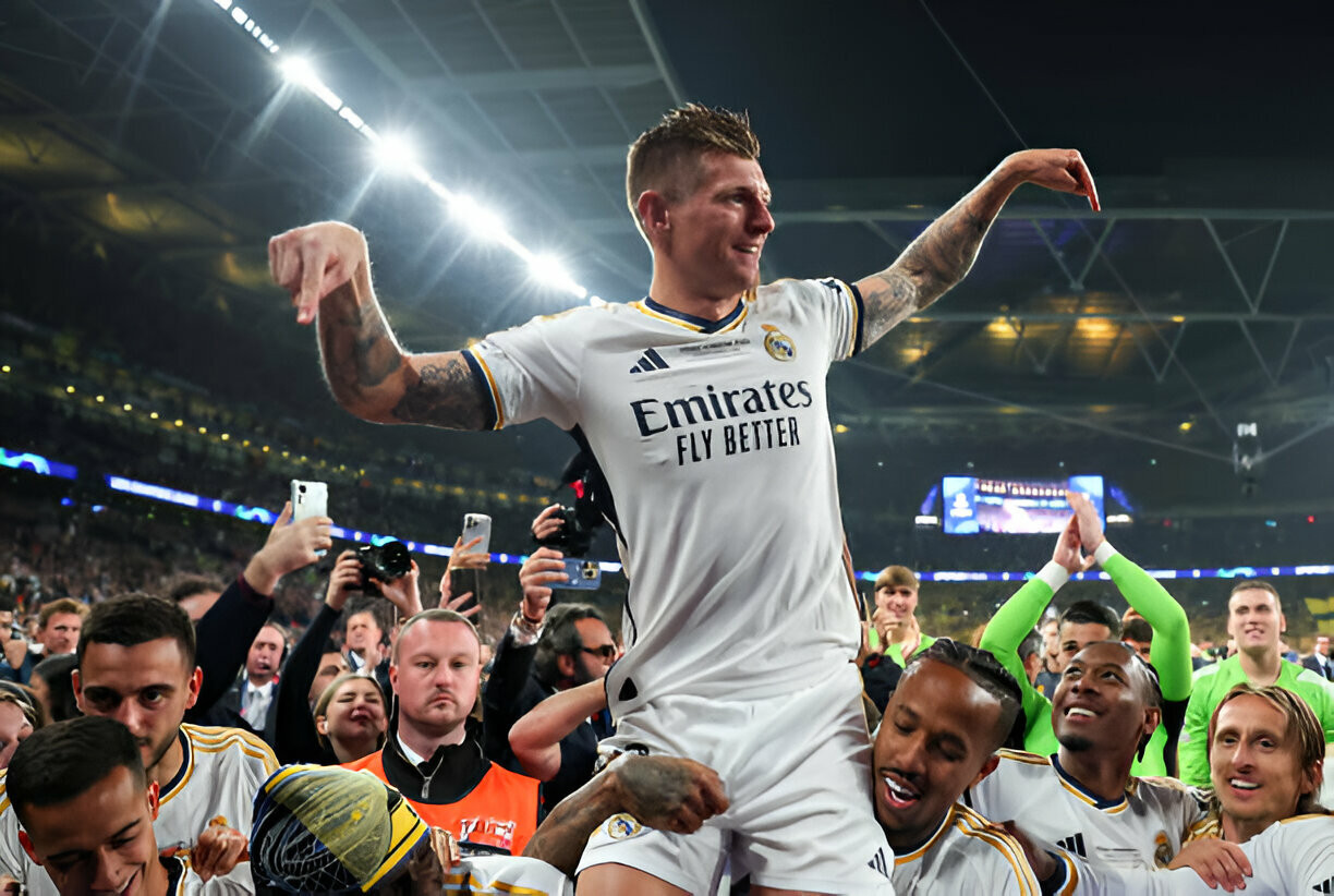 Kroos khép lại một chặng đường sau 465 trận khoác áo Real. Bên cạnh 6 danh hiệu Champions League, Kroos cùng "Kền kền trắng" vô địch La Liga 6 lần. Tuyển thủ Đức còn đủ khả năng chơi bóng đỉnh cao ở châu Âu thêm vài năm, song anh muốn giải nghệ trong vinh quang. Hè này, Kroos chinh chiến kỳ EURO cuối cùng trên sân nhà. Nếu cùng tuyển Đức vô địch EURO, Kroos sẽ hoàn tất bộ sưu tập danh hiệu trọn vẹn ở cấp CLB và đội tuyển.