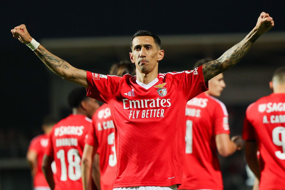 Di Maria và đồng đội đang chơi thăng hoa.