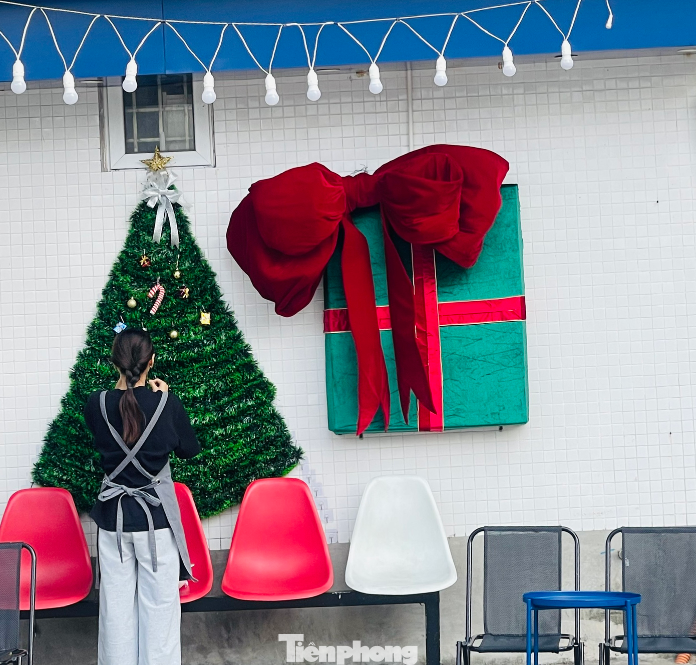 Được biết, dịp Giáng sinh năm nay nhiệt độ Hà Nội từ 14-21 độ C, trời nhiều mây, không mưa, trưa chiều hửng nắng - đây là điều kiện lý tưởng để du khách có thể yên tâm chơi Noel.