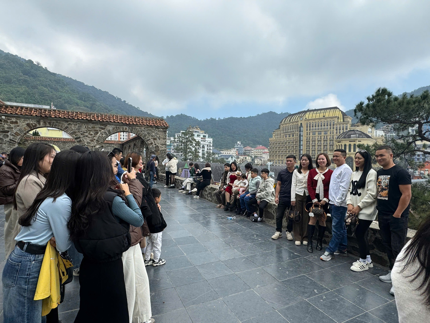 Giá phòng nghỉ ở Tam Đảo dao động từ vài trăm đến vài triệu đồng/đêm, tùy vào nhu cầu và chất lượng.