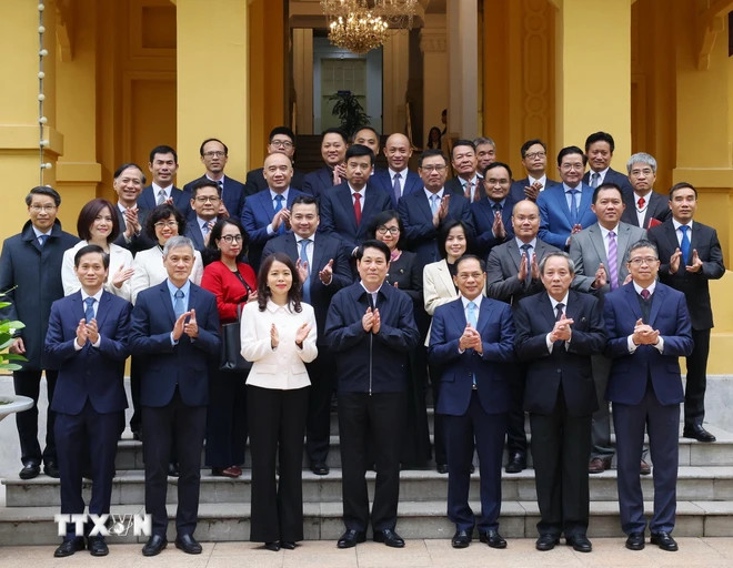 Chủ tịch nước Lương Cường với các đại biểu. (Ảnh: Lâm Khánh/TTXVN)