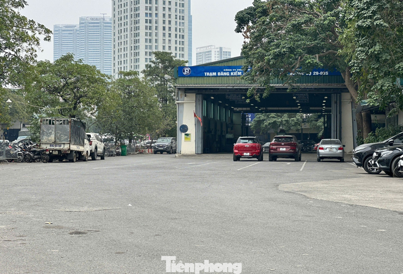 Qua quan sát, chỉ có vài ô tô đến kiểm định tại TTĐK 29 – 03S trong trưa ngày 31/12.