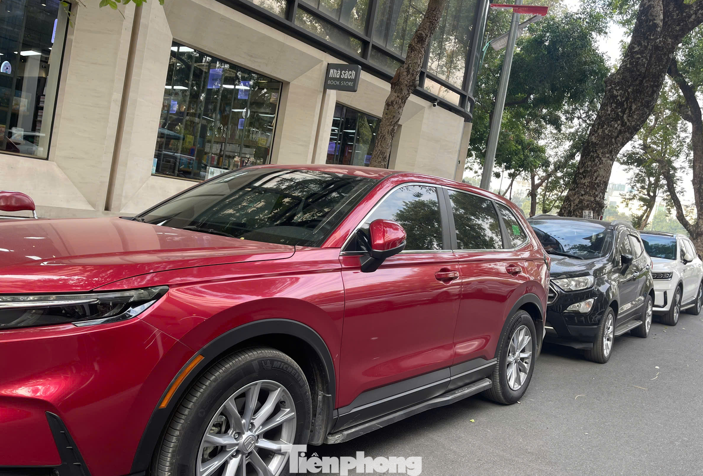 Theo quy định mới, từ năm 2025 độ tuổi lái xe sẽ được tăng lên so với quy định hiện hành. Ảnh: Lộc Liên. Theo quy định mới, từ năm 2025 độ tuổi lái xe sẽ được tăng lên so với quy định hiện hành. Ảnh: Lộc Liên.