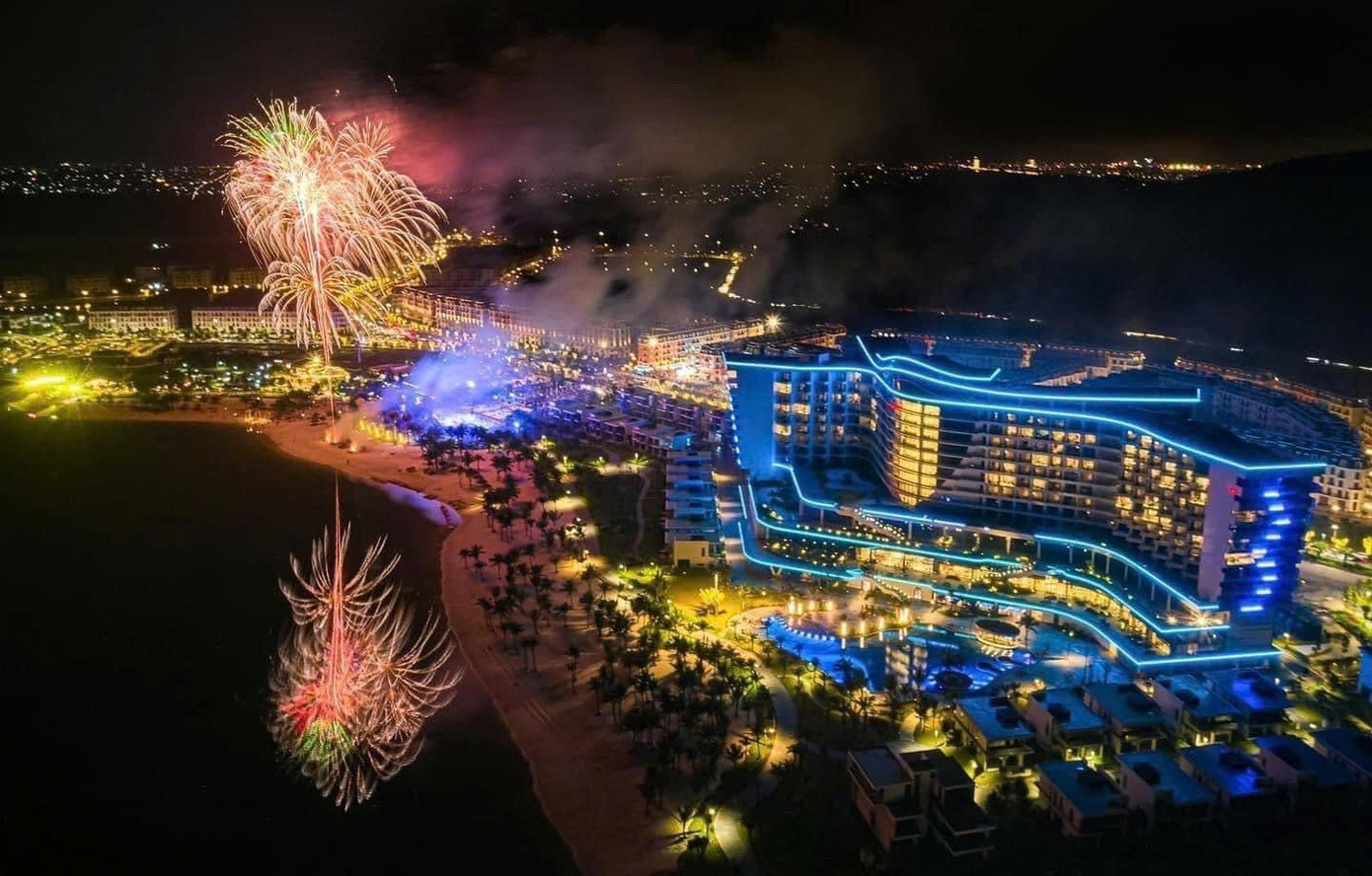 Màn pháo hoa rực rỡ trên bầu trời Dragon Ocean Đồ Sơn (Nguồn: Dragon Ocean Đồ Sơn) Màn pháo hoa rực rỡ trên bầu trời Dragon Ocean Đồ Sơn (Nguồn: Dragon Ocean Đồ Sơn)