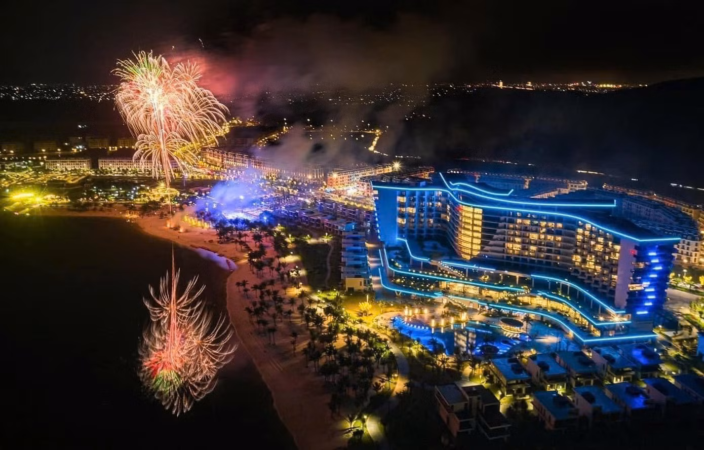 Màn pháo hoa rực rỡ trên bầu trời Dragon Ocean Đồ Sơn (Nguồn: Dragon Ocean Đồ Sơn)