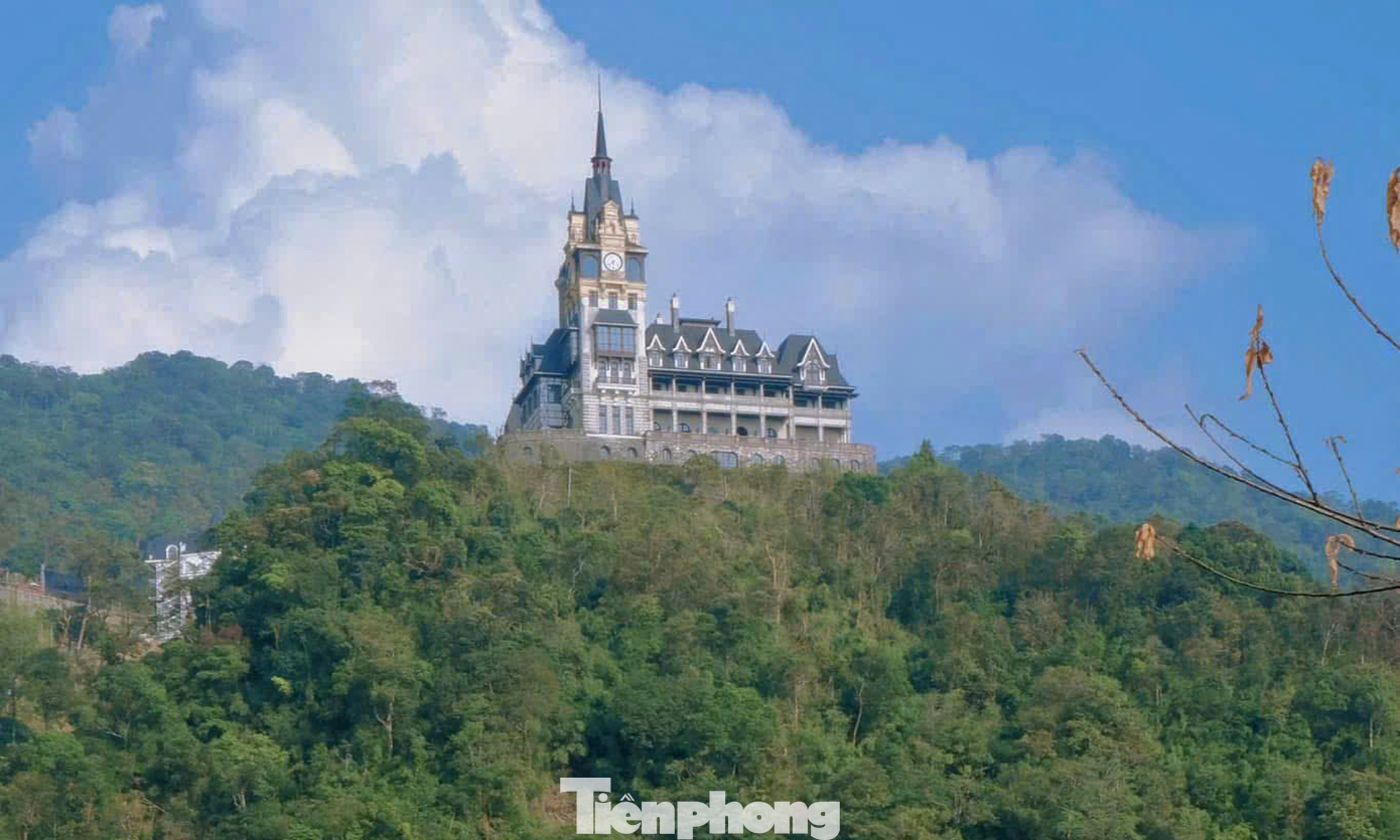 Từ lâu, thị trấn Tam Đảo đã trở thành điểm đến du lịch gần Hà Nội của nhiều du khách mỗi dịp cuối tuần, nhất là những người trẻ thích đi phượt.