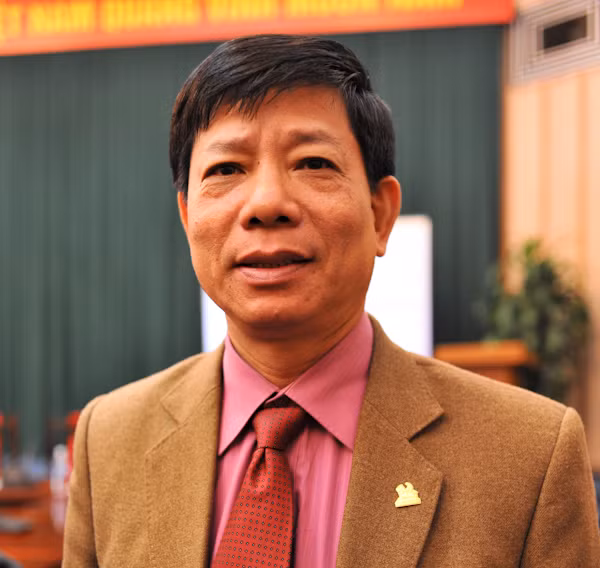 Ông Hoa Hữu Vân - 