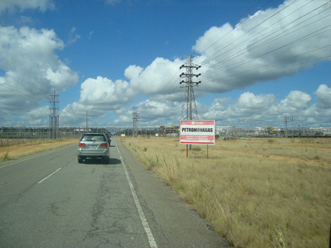  Đường đến khu vực mỏ dầu nặng Junin 2 thuộc vòng cung năng lượng Orinoco