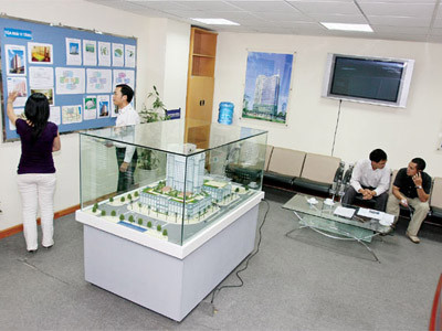 Các môi giới BĐS sẽ chịu áp lực lớn nếu quy định giao dịch không qua sàn được thông qua