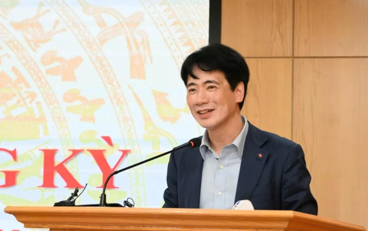 Ông Tạ Hoàng Linh - Vụ trưởng Vụ Thị trường nước ngoài. Ông Tạ Hoàng Linh - Vụ trưởng Vụ Thị trường nước ngoài.