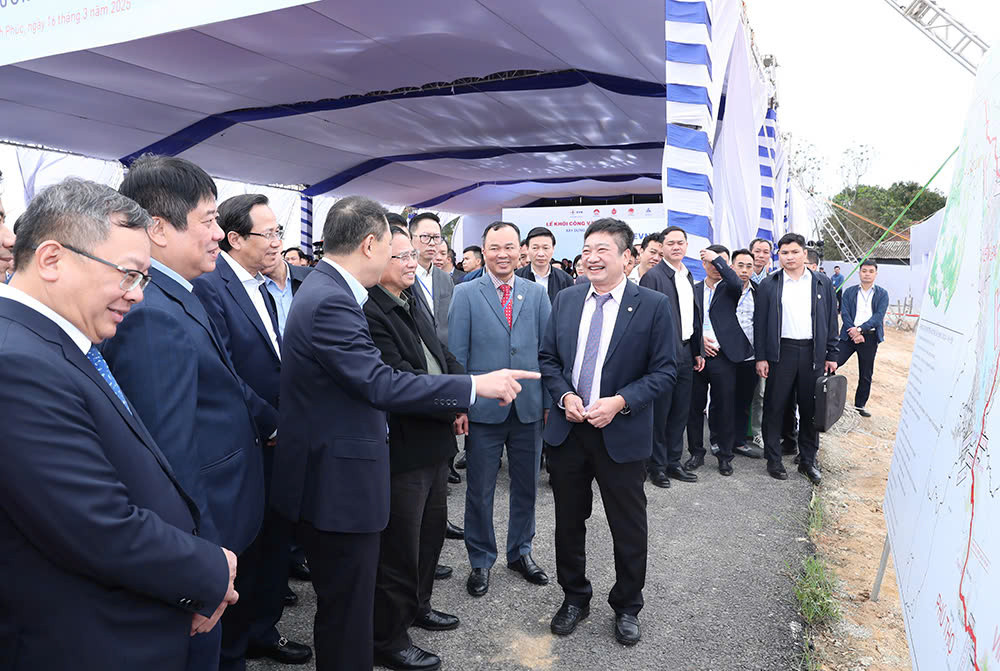 Thủ tướng yêu cầu dự án 500kV Vĩnh Yên - Lào Cai đảm bảo "5 hơn" Phố Nối - Quảng Trạch.