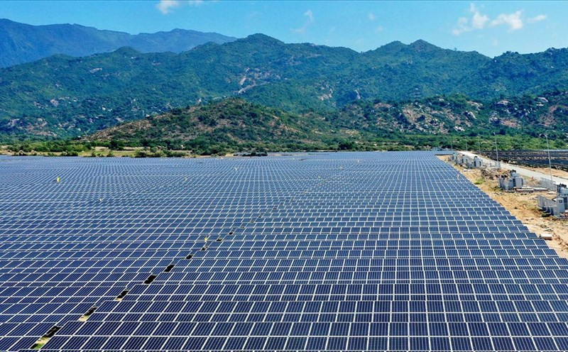 Bộ Công Thương cho rằng, chưa xem xét việc đề xuất bổ sung 47.500 MW điện tái tạo của một doanh nghiệp. Bộ Công Thương cho rằng, chưa xem xét việc đề xuất bổ sung 47.500 MW điện tái tạo của một doanh nghiệp.