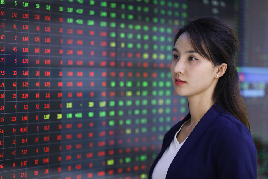 Kết thúc tuần giao dịch vừa qua, VN-Index để mất mốc 1.330 điểm.