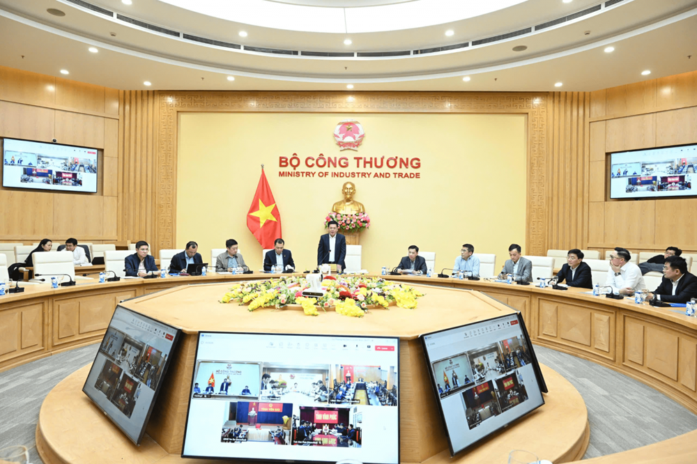 Bộ trưởng Công Thương đề nghị các địa phương huy động toàn bộ hệ thống chính trị, nỗ lực hoàn thành dự án trong 6 tháng.