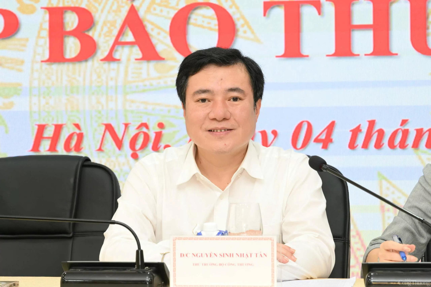 Thứ trưởng Nguyễn Sinh Nhật Tân tại họp báo. Ảnh: BCT. Thứ trưởng Nguyễn Sinh Nhật Tân tại họp báo. Ảnh: BCT.