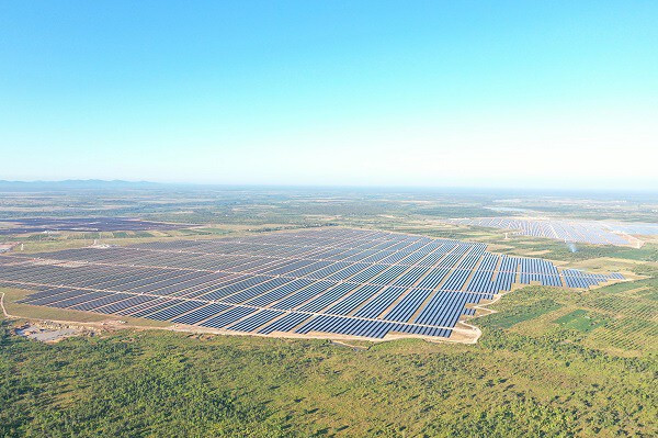 Cụm nhà máy Điện mặt trời Xuân Thiện Ea Súp có công suất 600MW tại tỉnh Đắk Lắk.