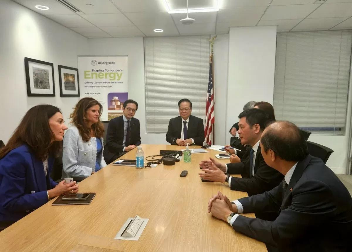 Bộ trưởng Nguyễn Hồng Diên làm việc với Tập đoàn Westinghouse - một trong những Tập đoàn hàng đầu thế giới về công nghệ điện hạt nhân. Bộ trưởng Nguyễn Hồng Diên làm việc với Tập đoàn Westinghouse - một trong những Tập đoàn hàng đầu thế giới về công nghệ điện hạt nhân.