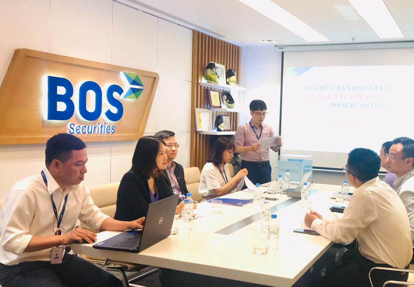 Công ty Chứng khoán BOS bị đình chỉ hoạt động giao dịch trên thị trường chứng khoán. Công ty Chứng khoán BOS bị đình chỉ hoạt động giao dịch trên thị trường chứng khoán.