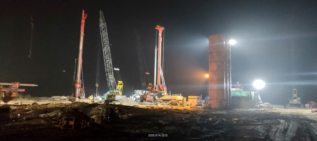 Thi công xây dựng Cảng biển nước sâu Mỹ Thủy tại Khu kinh tế Đông Nam tỉnh Quảng Trị.