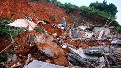 Hiện trường vụ sập đất. Hiện trường vụ sập đất