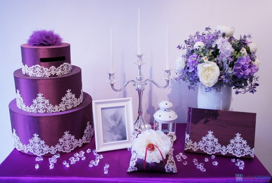 Từ hoa cưới... ...thiếp cưới ...những món đồ trang trí tại tiệc cưới tới trang phục của cô dâu chú rể để tràn ngập sắc tím thủy chung.