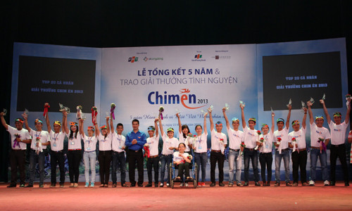 Đại diện 20 tổ chức lọt vào vòng 3 của Chim én 2013 được vinh danh