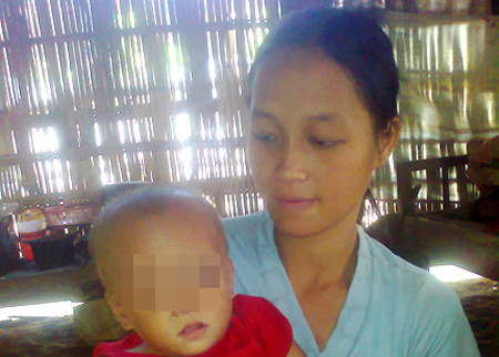 Chị Giàng Mí Sông và cháu Xuyến