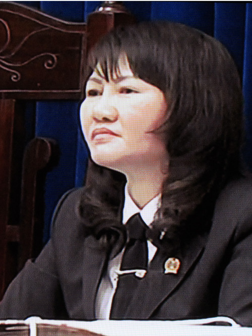 Thẩm phán Trần Thị Thu Hà, chủ tọa phiên tòa. Ảnh: Phạm Duẩn (chụp qua màn hình tại tòa) Thẩm phán Trần Thị Thu Hà, chủ tọa phiên tòa