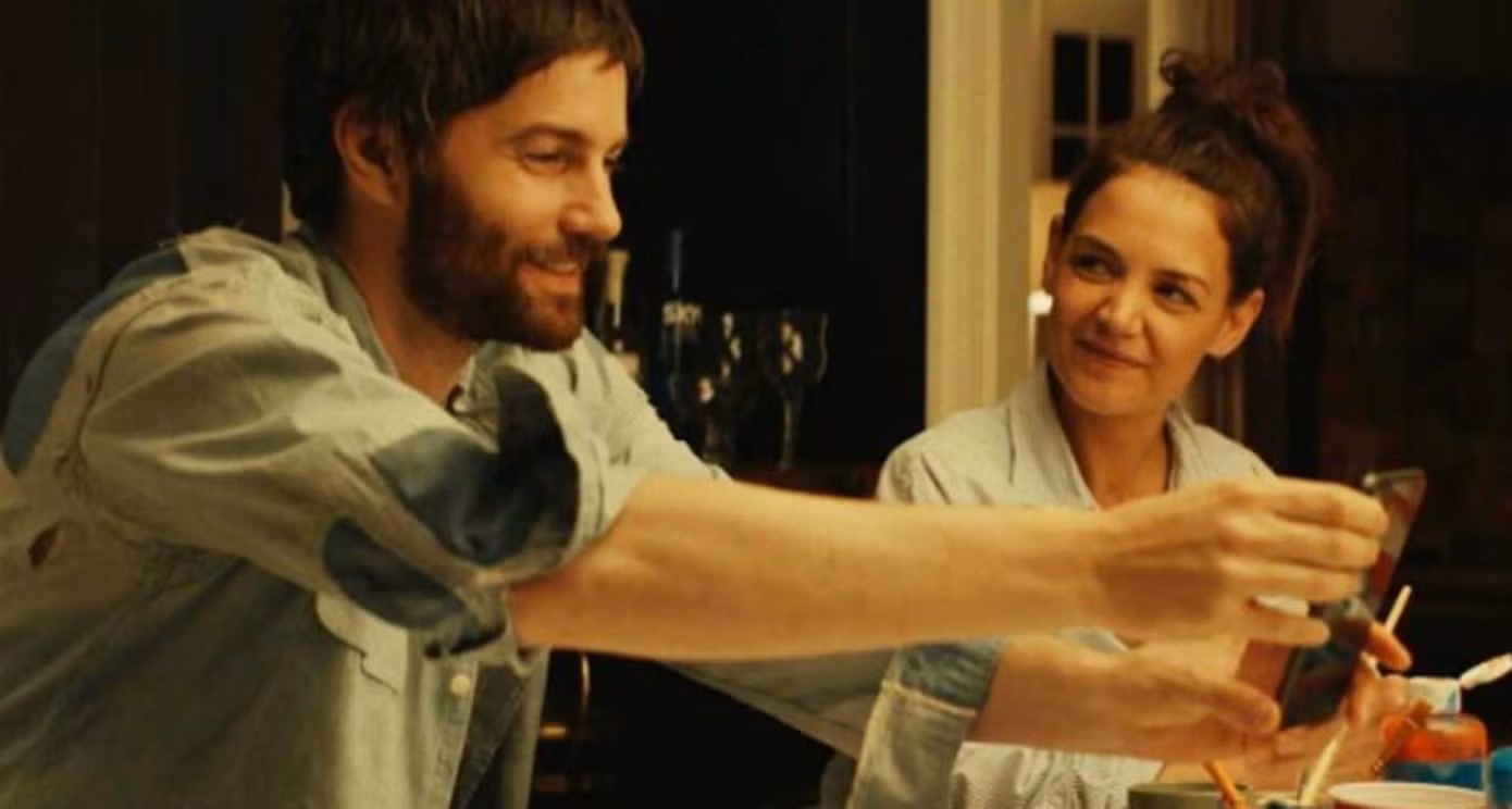 Katie Holmes trở lại màn ảnh với “Alone Together”. Katie Holmes trở lại màn ảnh với “Alone Together”.