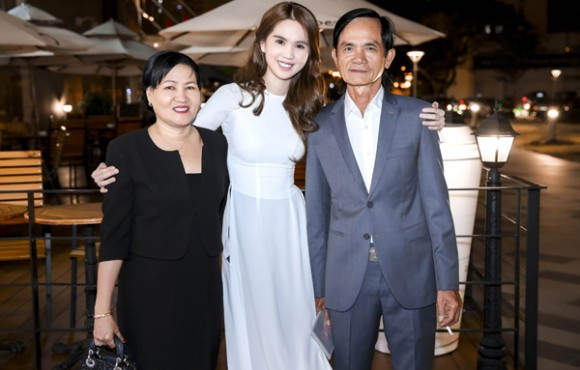 Ngọc Trinh lần đầu nói thật về mẹ kế? ảnh 1