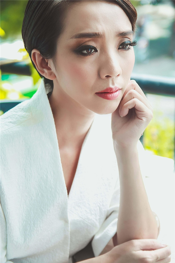 Nghệ sĩ Việt đòi 'tẩy chay' Hương Giang Idol ảnh 2