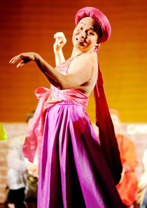 Những lần giả gái ‘bá đạo’ của nghệ sĩ Xuân Hinh ảnh 12