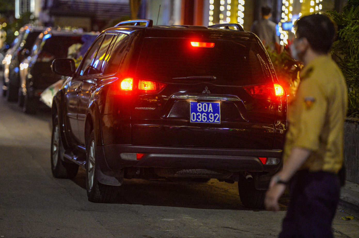 Xe công vụ tại khu vực trụ sở tập đoàn Tân Hoàng Minh. Xe công vụ tại khu vực trụ sở tập đoàn Tân Hoàng Minh.