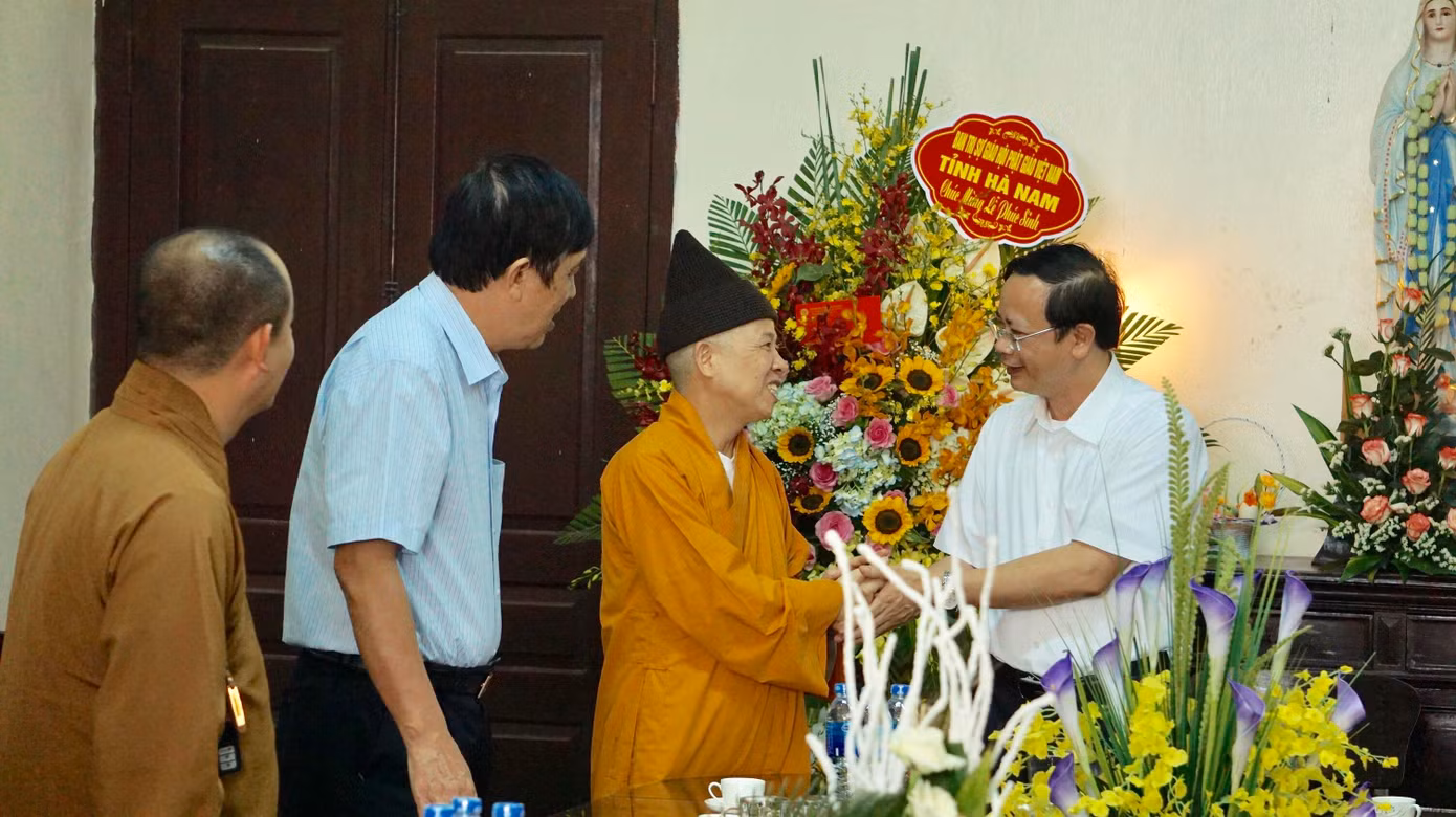 Trao 180 suất quà, bốn nhà đại đoàn kết trước thềm Vesak 2019 ảnh 3