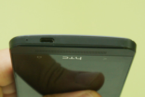 Jack sạc và kết nối máy tính. Jack sạc và kết nối máy tính