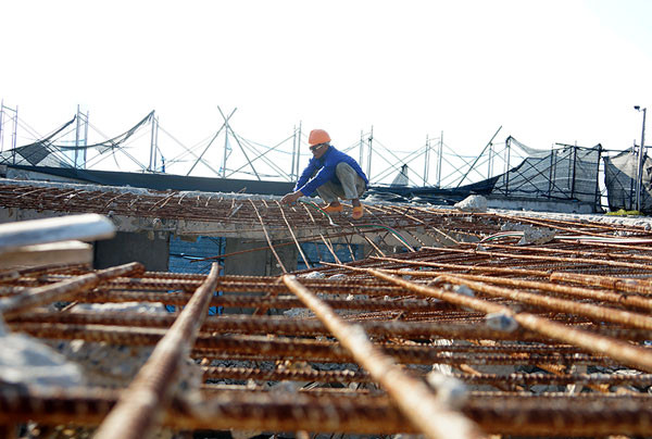 “Cận cảnh” máy cắt dây kim cương xẻ dầm, cột nhà 8B Lê Trực ảnh 2