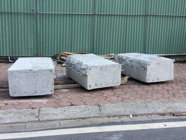 “Cận cảnh” máy cắt dây kim cương xẻ dầm, cột nhà 8B Lê Trực ảnh 7