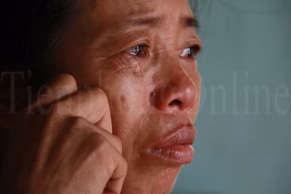 Nước mắt của người mẹ nghèo có con đỗ đại học.