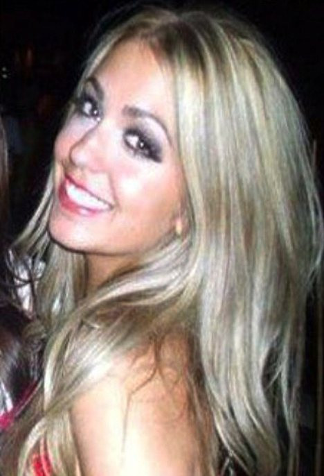 Cô gái 23 tuổi Sara Leah