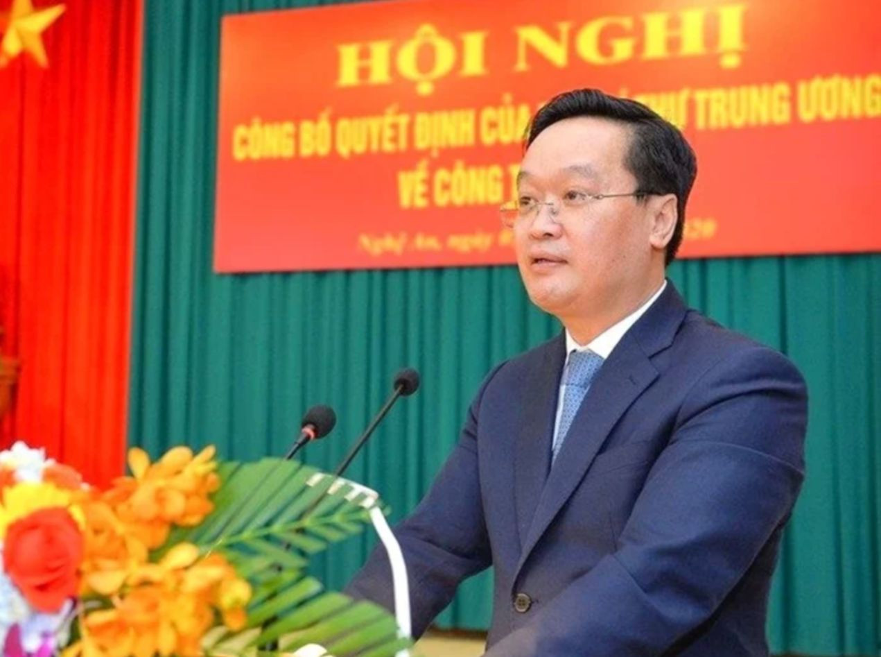 Ông Nguyễn Đức Trung - Chủ tịch UBND tỉnh Nghệ An được bầu giữ chức Bí thư Tỉnh ủy Nghệ An nhiệm kỳ 2020-2025. Ông Nguyễn Đức Trung - Chủ tịch UBND tỉnh Nghệ An được bầu giữ chức Bí thư Tỉnh ủy Nghệ An nhiệm kỳ 2020-2025.