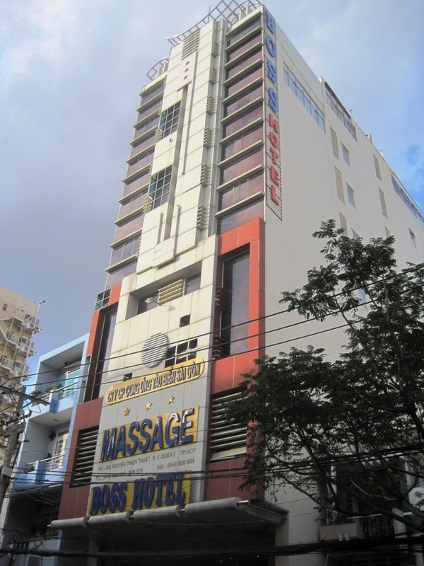 Khách sạn Boss của công ty cung ứng tàu biển Sài Gòn - tụ điểm mại dâm cao cấp mới bị công an triệt phá. Khách sạn Boss của công ty cung ứng tàu biển Sài Gòn - tụ điểm mại dâm cao cấp mới bị công an triệt phá