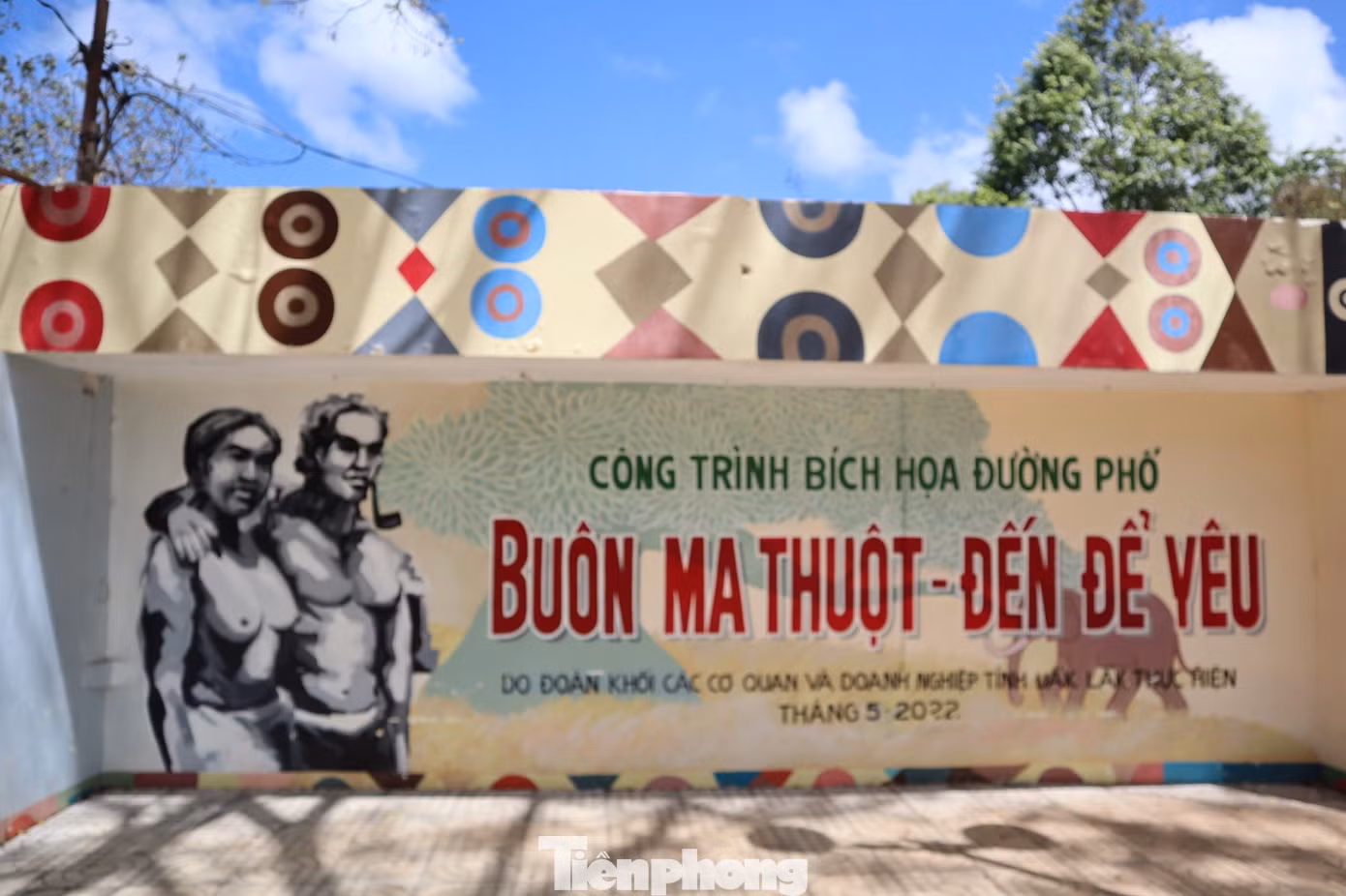 Công trình Bích hoạ đường phố với slogan "Buôn Ma Thuột - Đến để yêu".